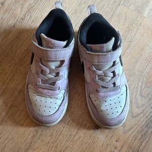 Nike Kids Sneakers in Lavender and White
